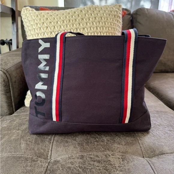 Tommy Hilfiger Black Tote and Wallet Set with Red and White Straps - Picture 7 of 12